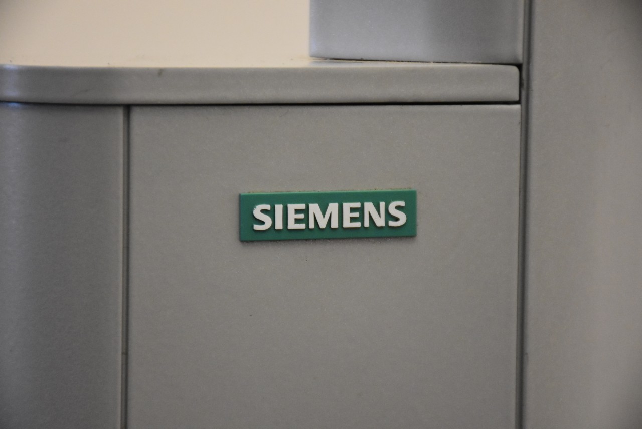 "SIEMENS" Stehlampe / Deckenfluter, silbergrau, gebrauchte Büromöbel