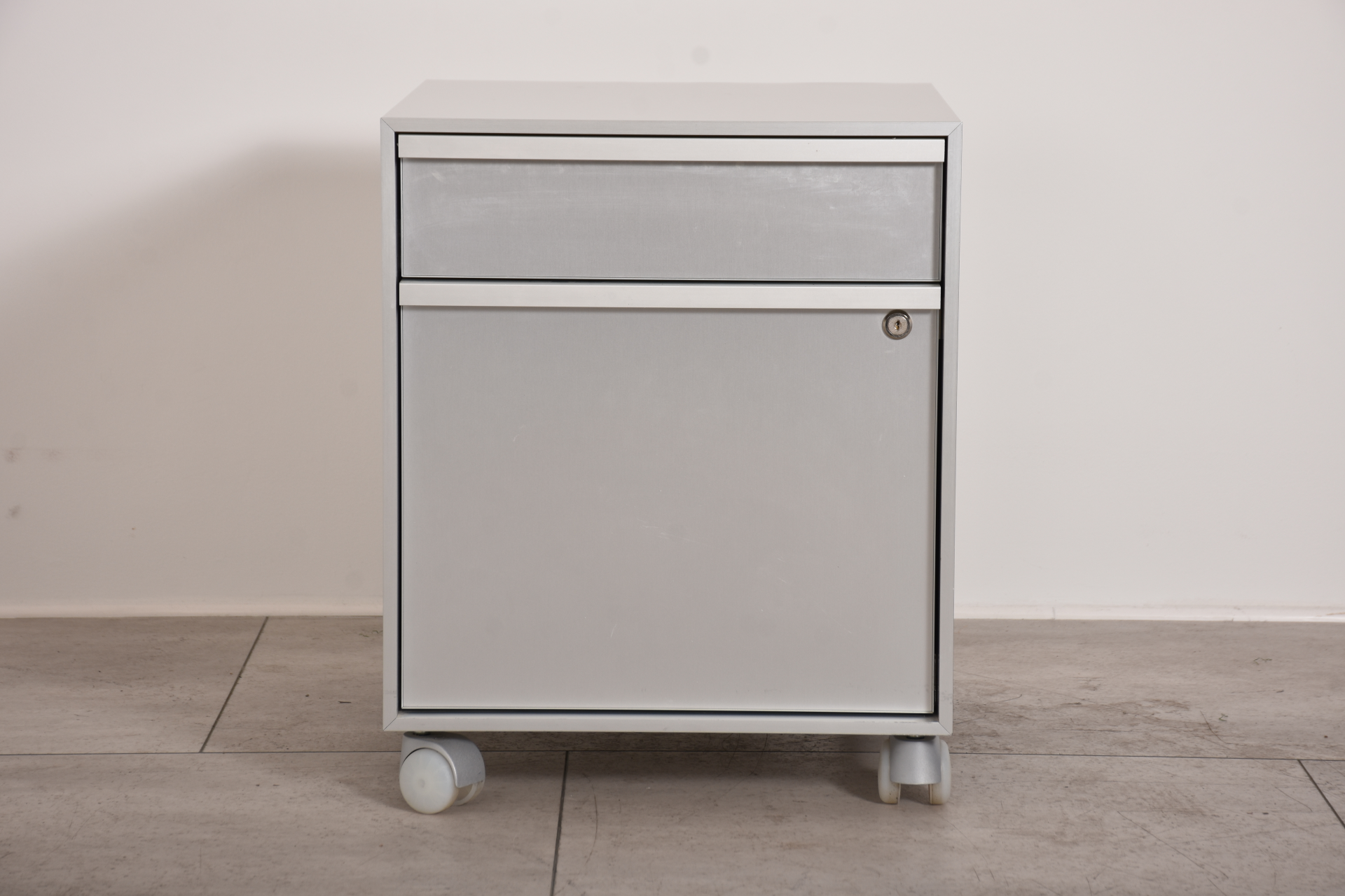 MDF Design Italia Rollcontainer, silber/alu, gebraucht