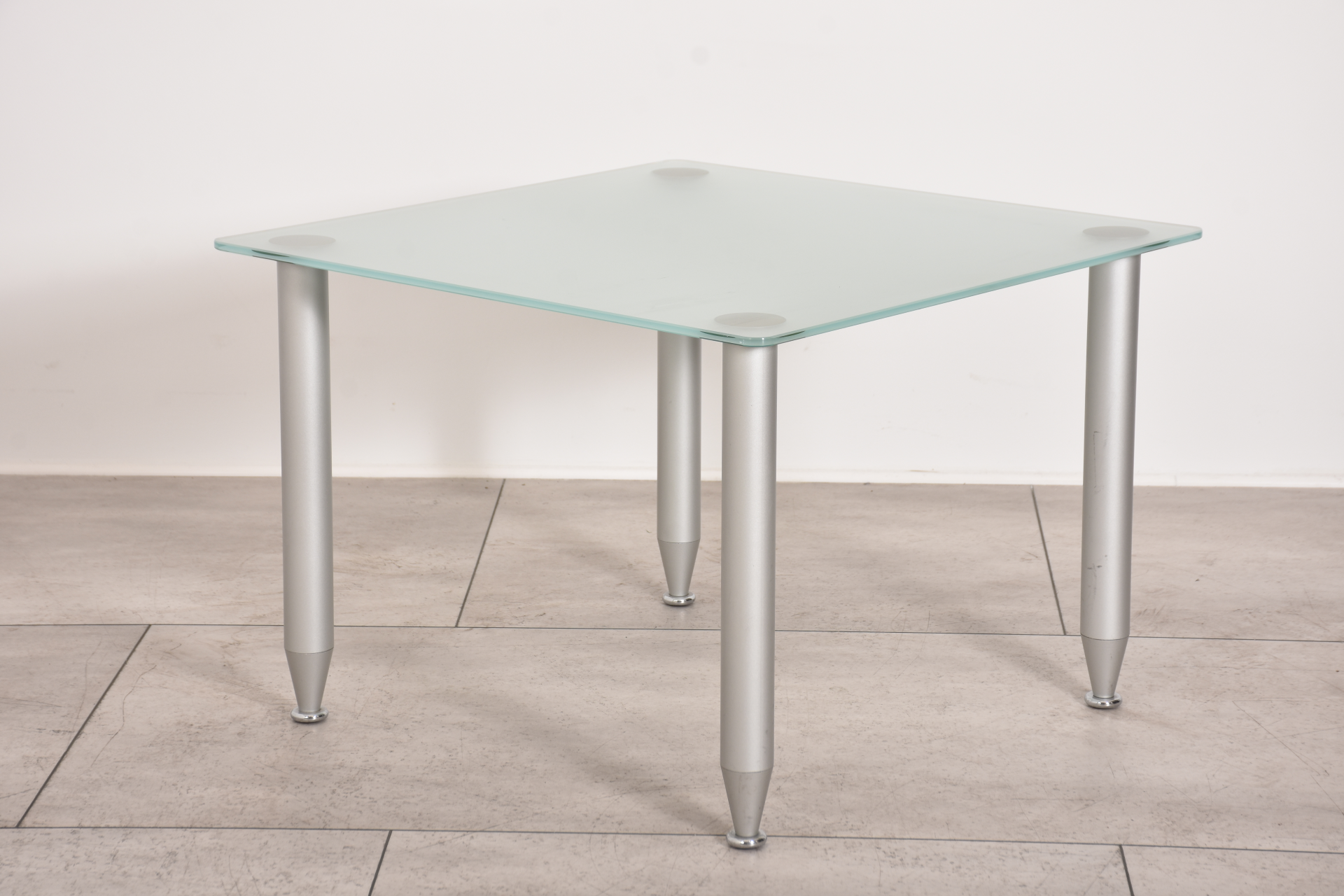 Glastisch, B/H/T: 64x45,5x64 cm, Beine silber, gebraucht 