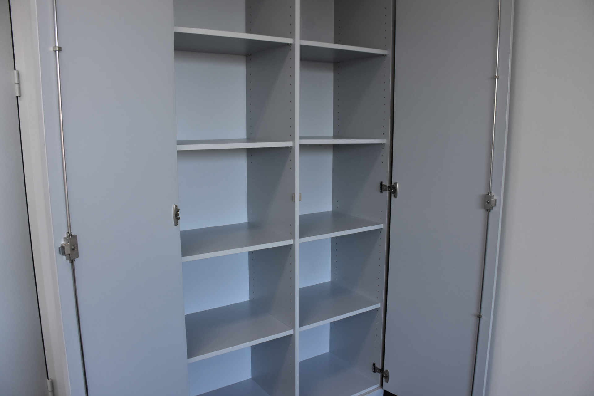 Palmberg Aktenschrank 5 OH,  lichtgrau, 100 cm Breite, gebraucht 