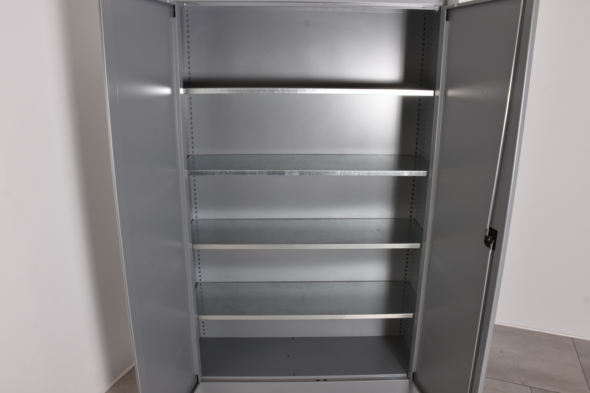 Schäfershop Metallschrank, 5 OH 195x120cm, grau, 2x Flügeltüren, gebraucht       