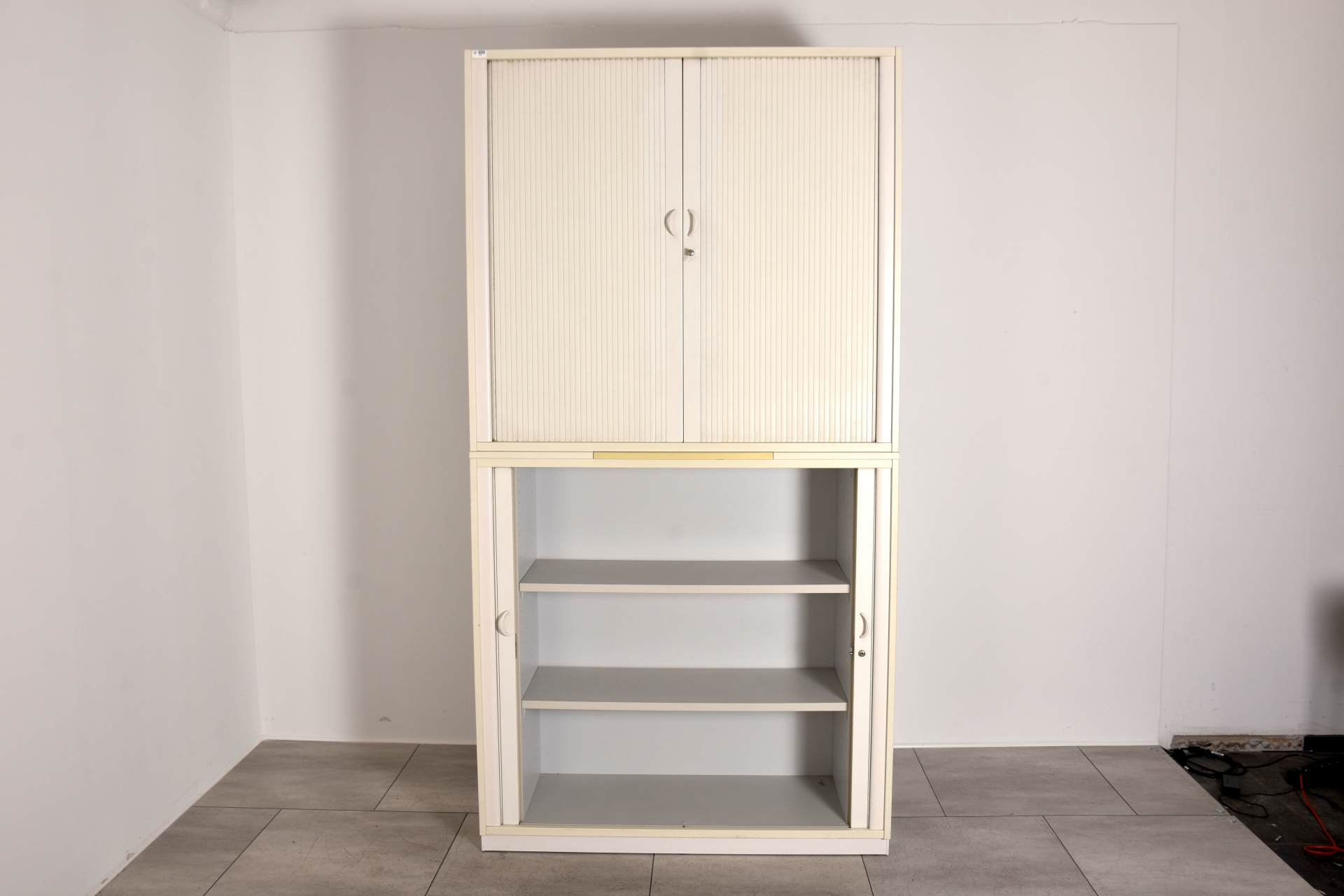 Aktenschrank 6 OH weiß, 120 cm breit, gebraucht 