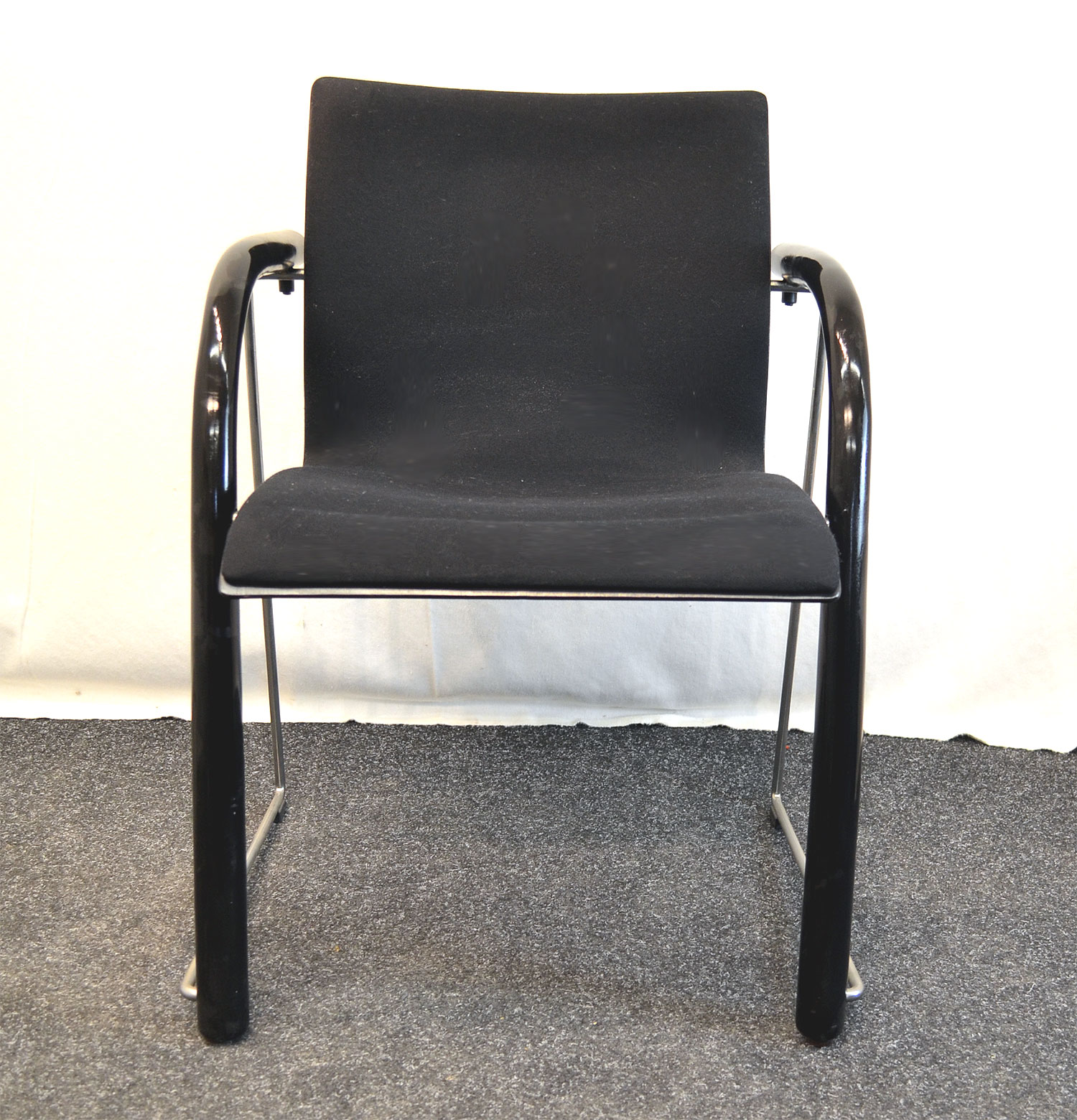 Stapelstuhl, Thonet, schwarze Polsterung, Schwarz/ Chrom-Gestell, gebrauchte Büromöbel