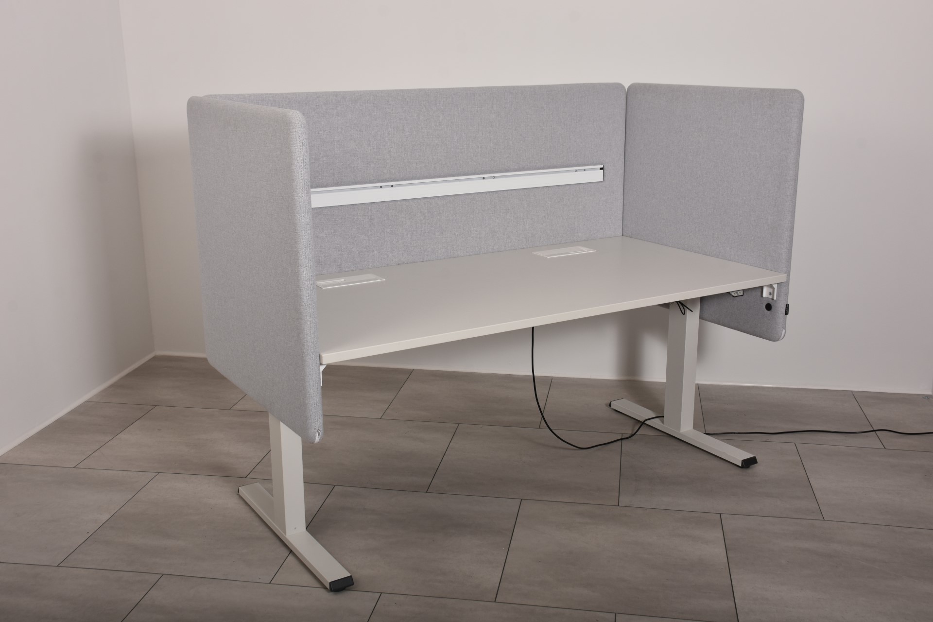 Steelcase Schreibtisch, elektrische Höhenverstellung, B 160 x H 68-125 x T 80 cm, gebraucht 