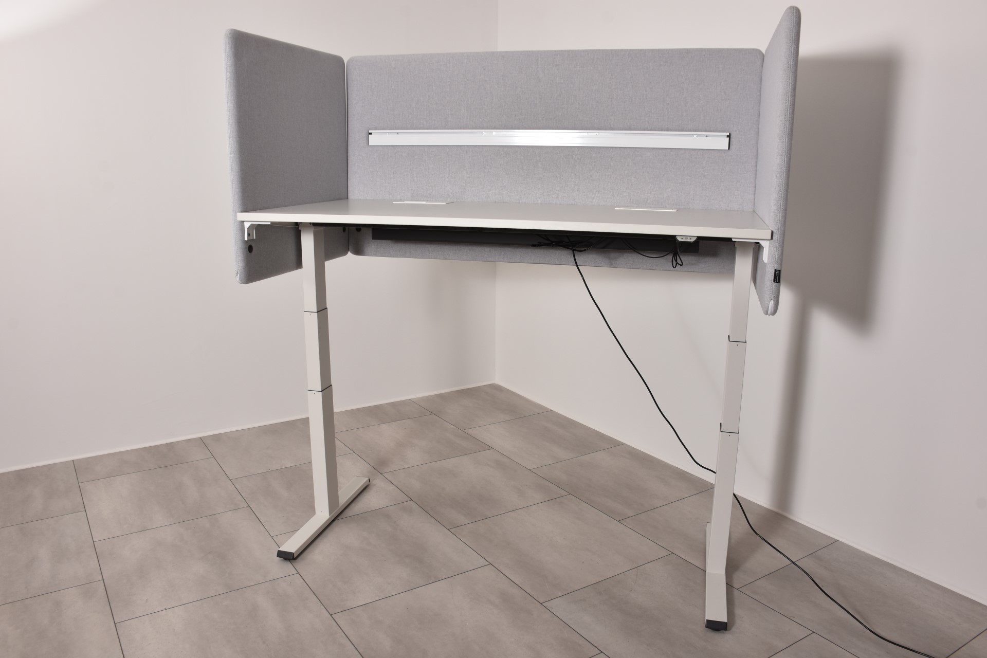 Steelcase Schreibtisch, elektrische Höhenverstellung, B 160 x H 68-125 x T 80 cm, gebraucht 