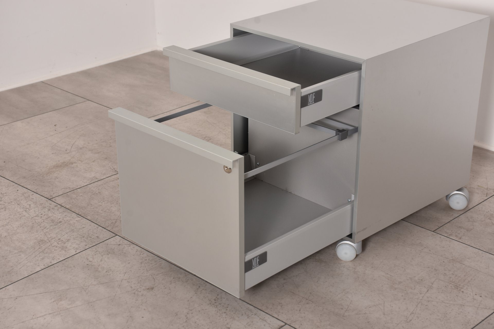 MDF Design Italia Rollcontainer, silber/alu, gebraucht